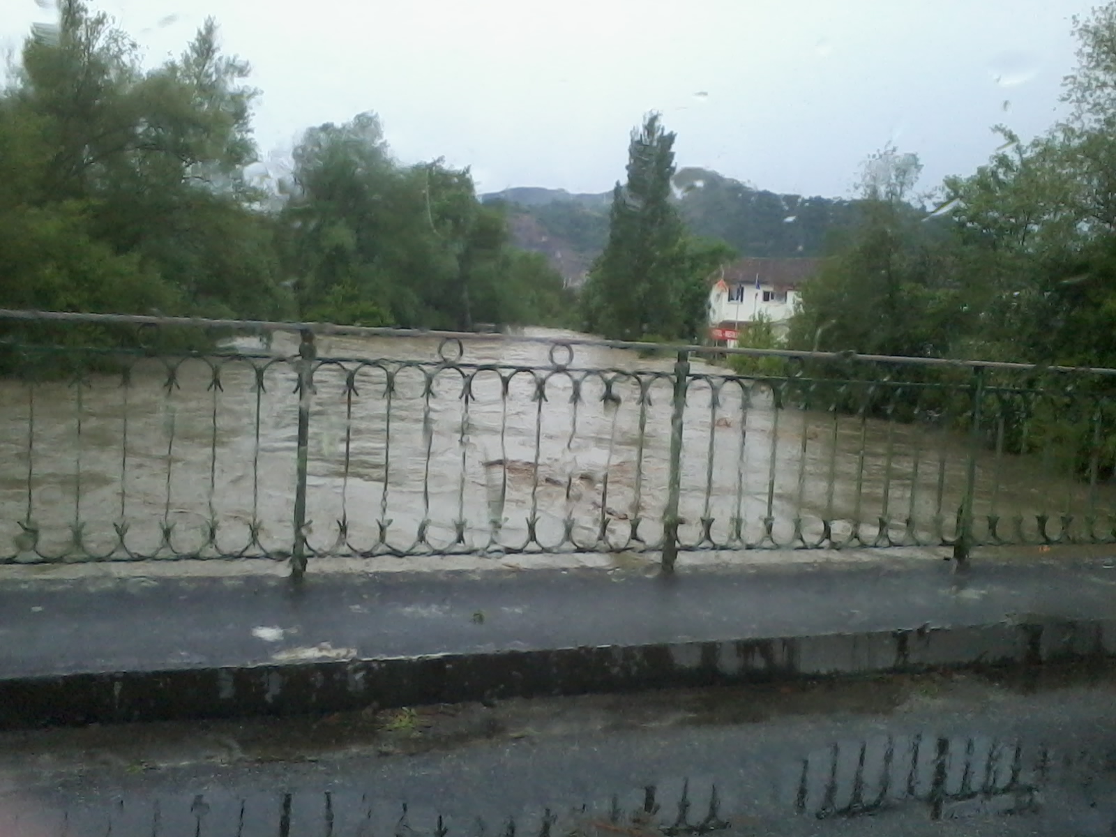Pont de la Garonne 18 Juin 12h.jpg