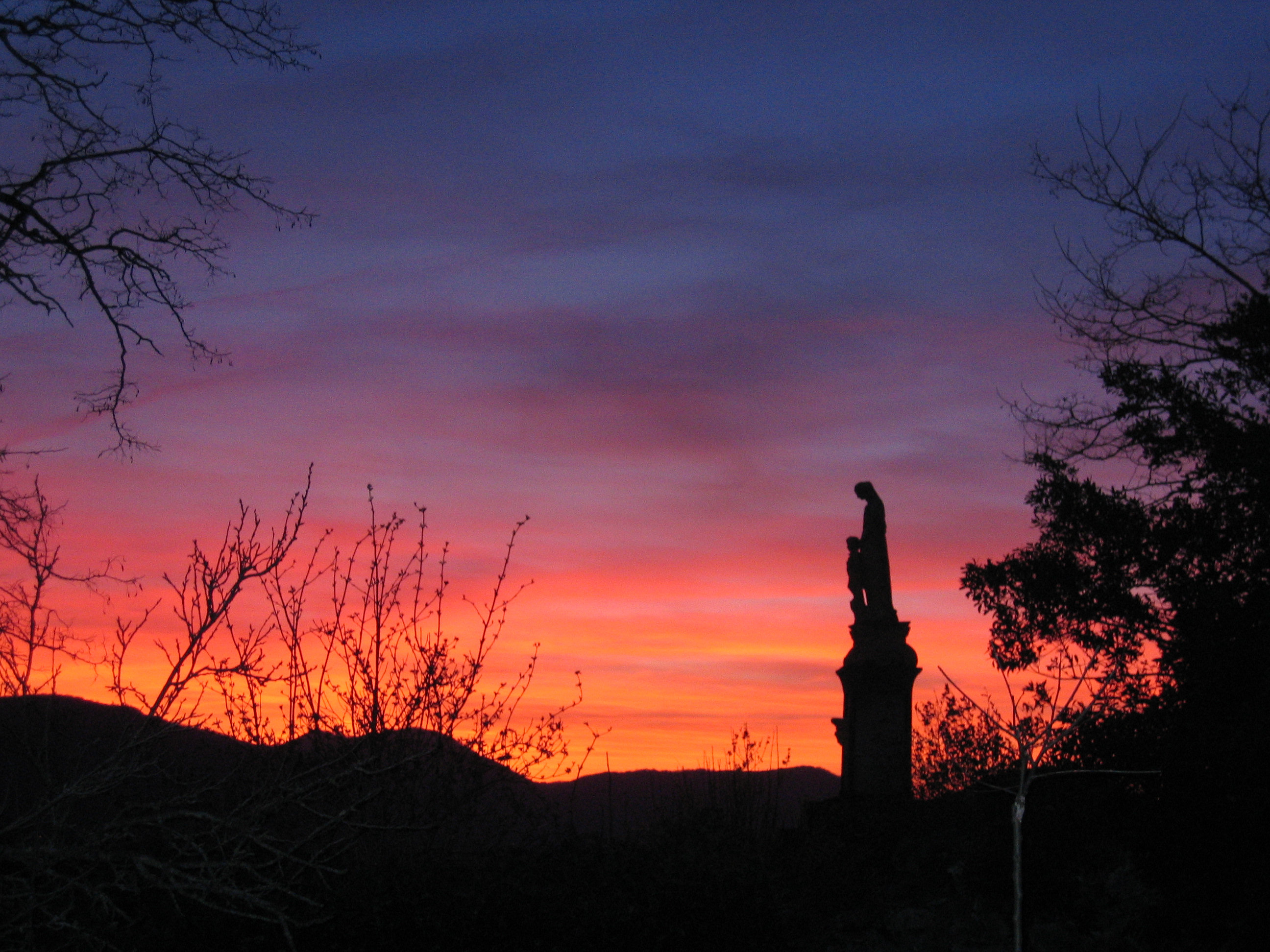 Coucher de soleil sur le Rocher à la Vierge